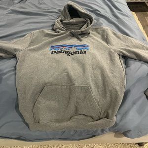 2 Hoodie Pack. 1 Patagonia and 1 Nike Hoddie